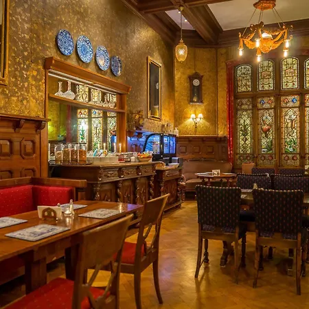 Steens Hotel 3*